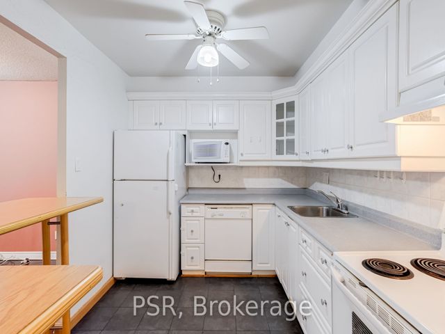 206E - 30 Fashion Roseway