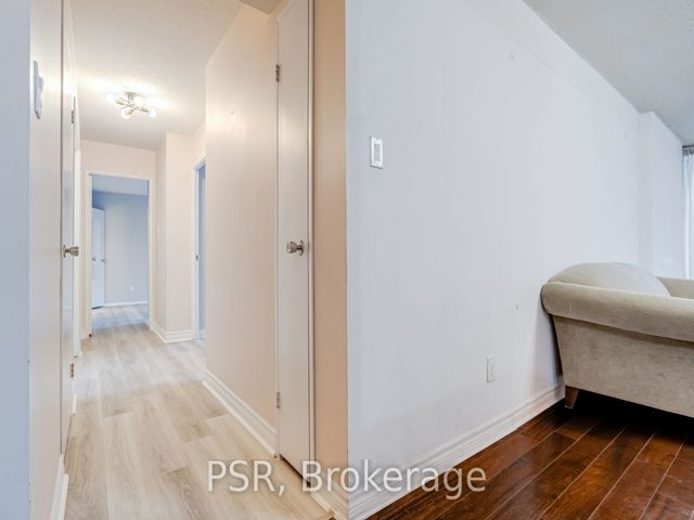 206E - 30 Fashion Roseway