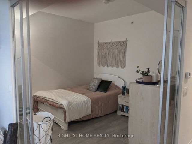 721 - 251 Jarvis St
