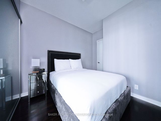 1511 - 12 York St