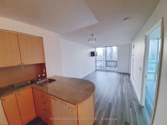 3113 - 763 Bay St
