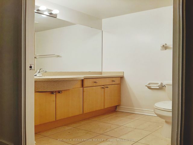 3113 - 763 Bay St