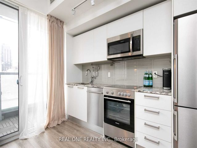 503 - 28 Wellesley St E