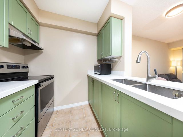 1112 - 155 Beecroft Rd