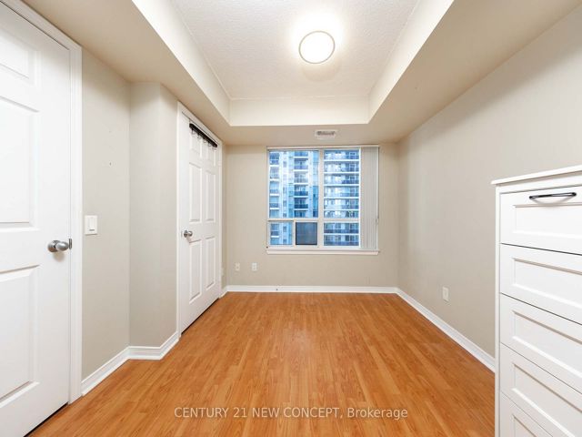 1112 - 155 Beecroft Rd