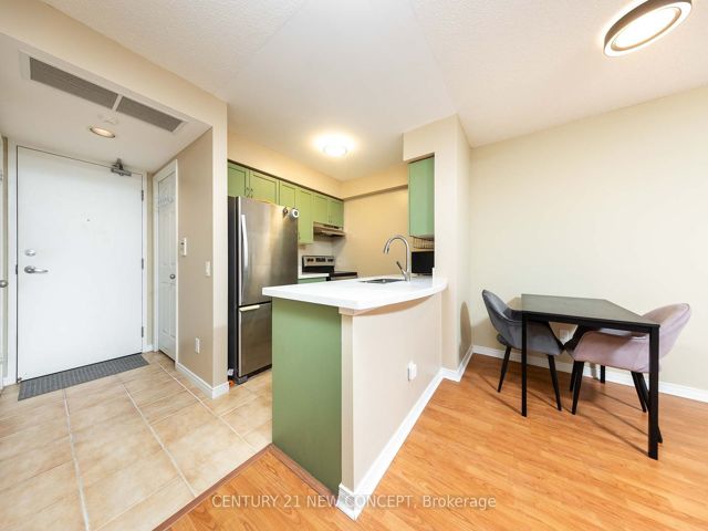 1112 - 155 Beecroft Rd