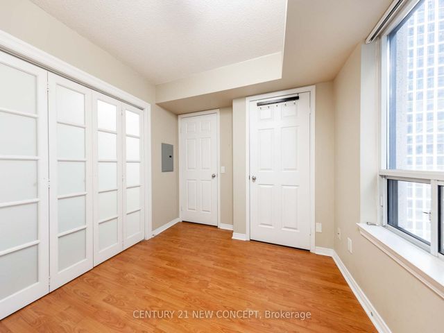 1112 - 155 Beecroft Rd
