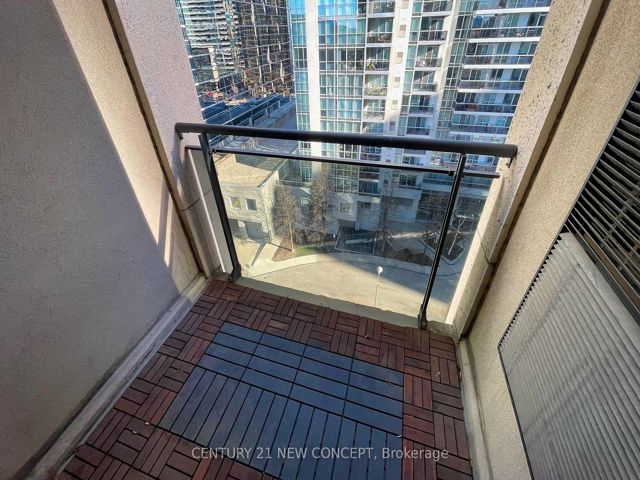 1112 - 155 Beecroft Rd