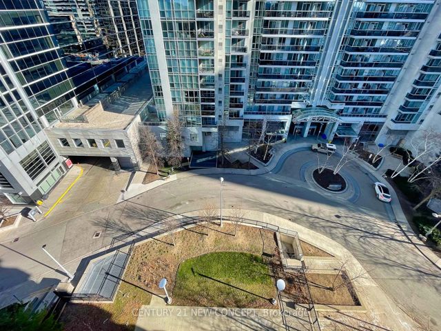 1112 - 155 Beecroft Rd