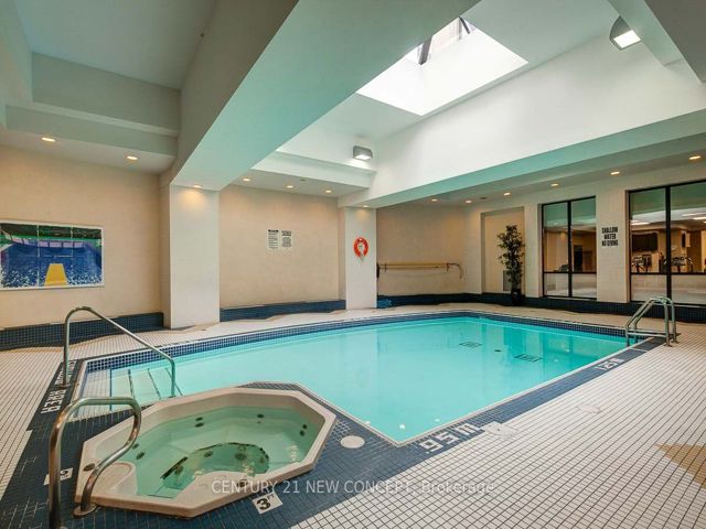 1112 - 155 Beecroft Rd