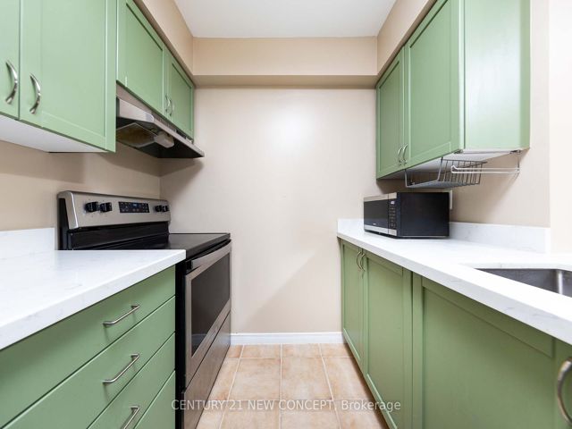 1112 - 155 Beecroft Rd