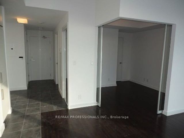 3506 - 12 York St