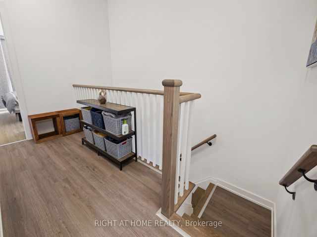 Th6 - 6 Parkwood Ave