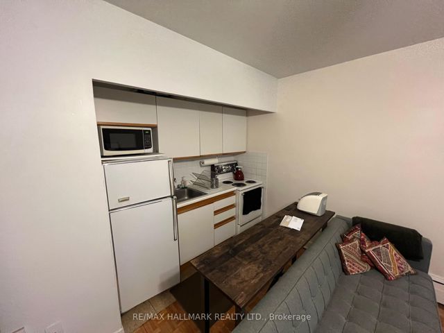 103 - 21 Thelma Ave