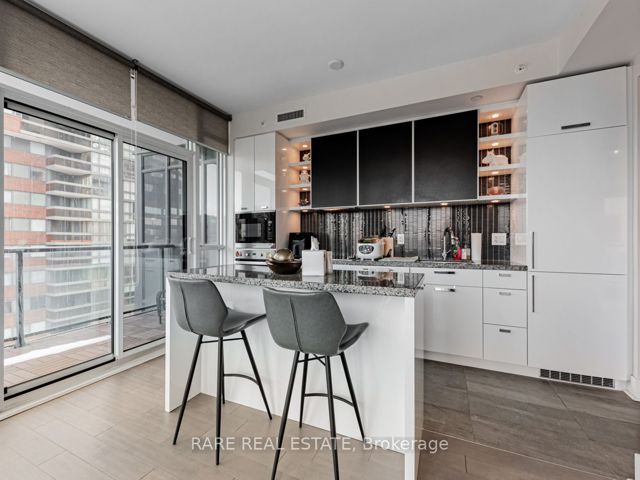 803 - 32 Davenport Rd
