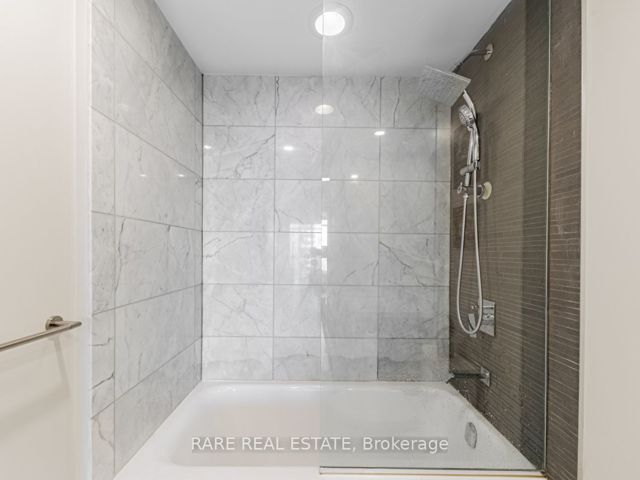 803 - 32 Davenport Rd