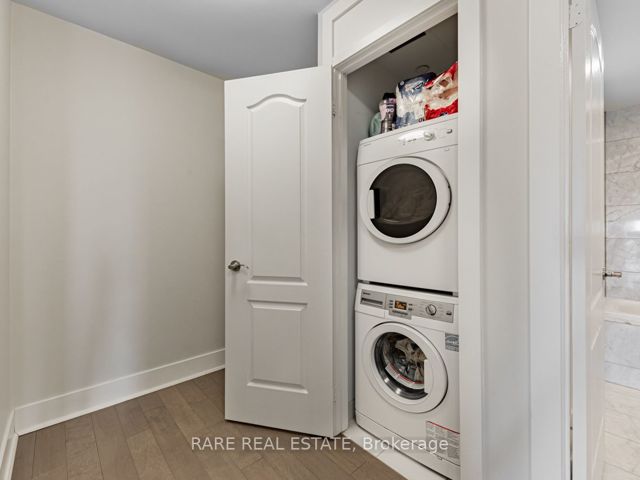 803 - 32 Davenport Rd