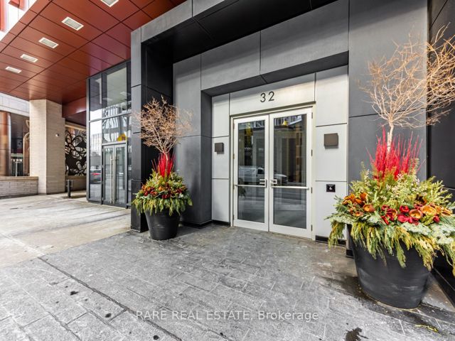 803 - 32 Davenport Rd