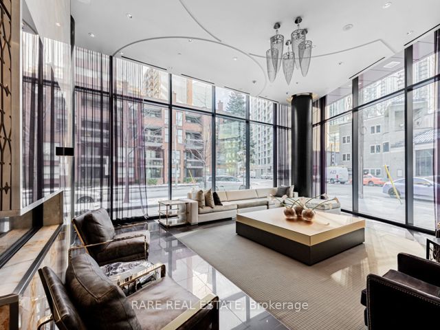 803 - 32 Davenport Rd