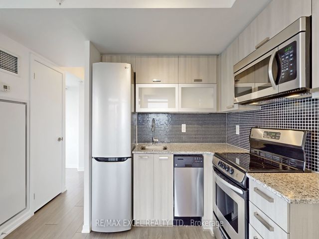 1920 - 36 Lisgar St