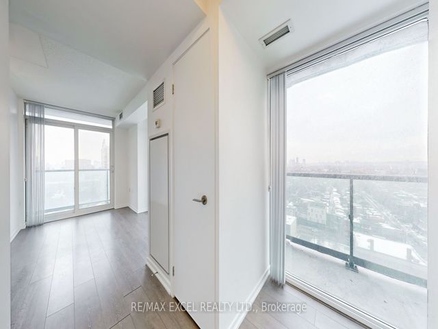 1920 - 36 Lisgar St