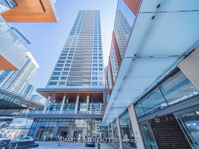 2012 - 17 Bathurst St