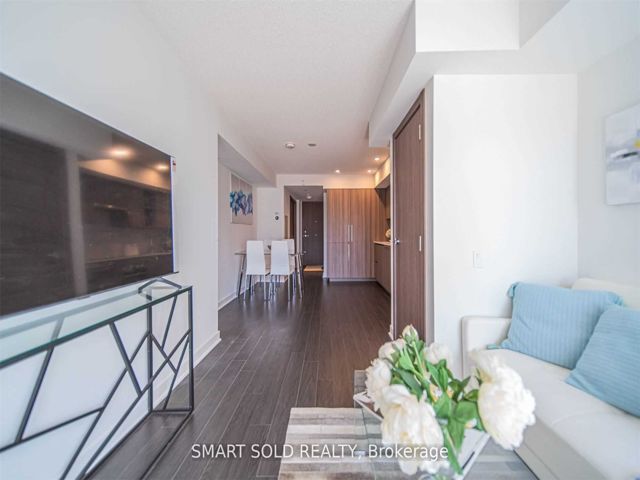 2012 - 17 Bathurst St