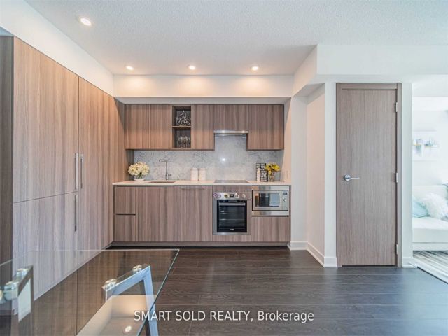 2012 - 17 Bathurst St