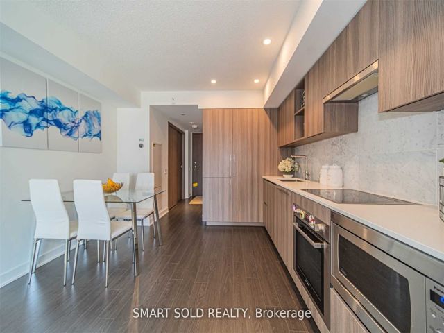 2012 - 17 Bathurst St