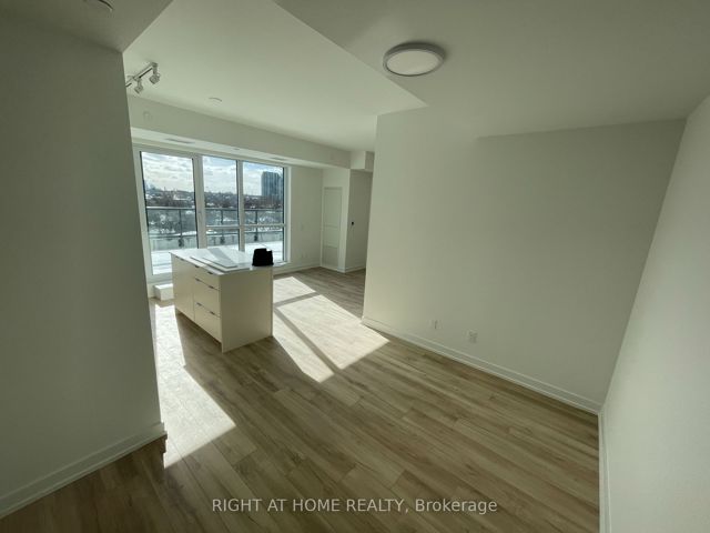 612 - 181 Sheppard Ave E