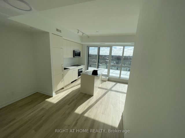 612 - 181 Sheppard Ave E