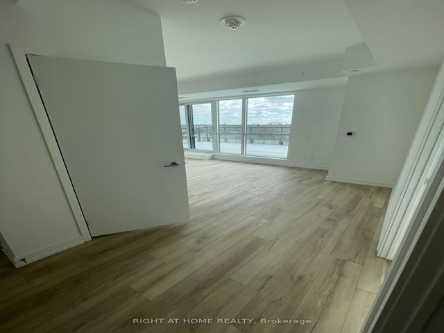 612 - 181 Sheppard Ave E