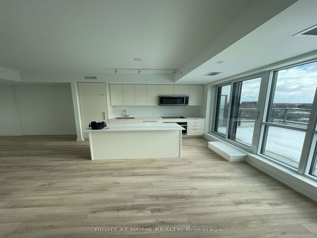 612 - 181 Sheppard Ave E