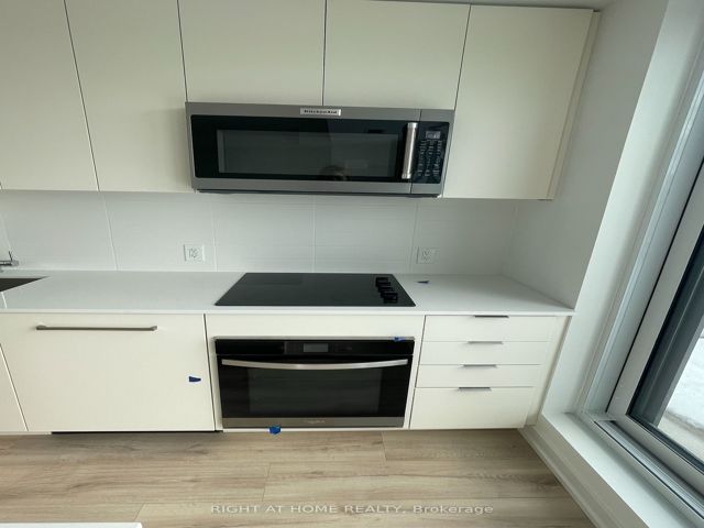612 - 181 Sheppard Ave E