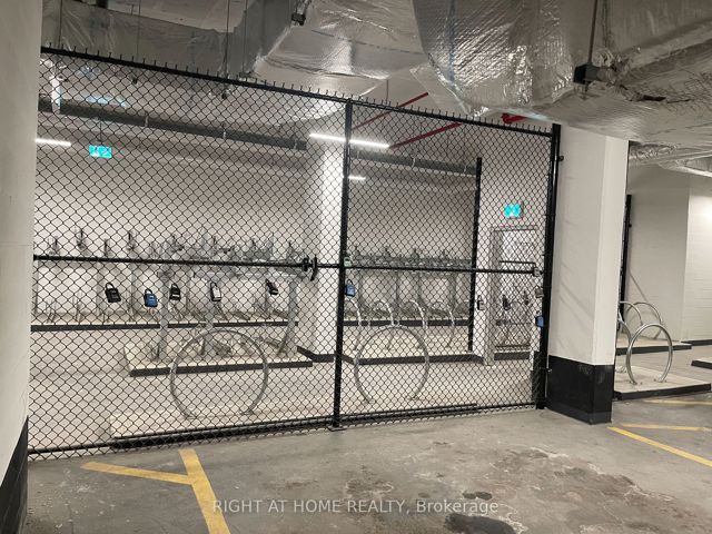 612 - 181 Sheppard Ave E