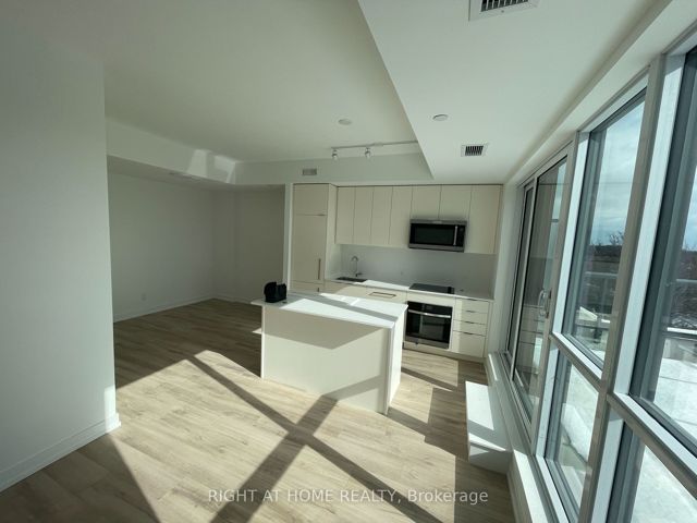 612 - 181 Sheppard Ave E