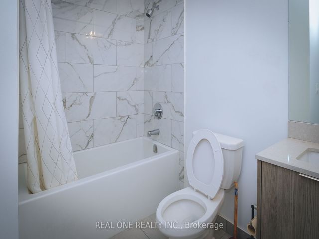 2207 - 32 Forest Manor Rd