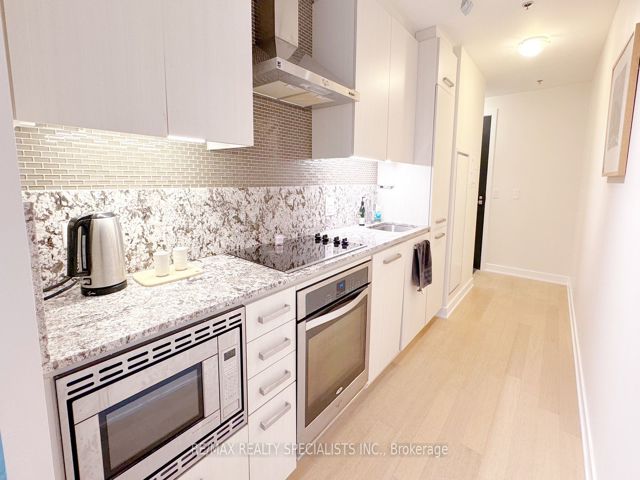 905 - 15 Beverley St