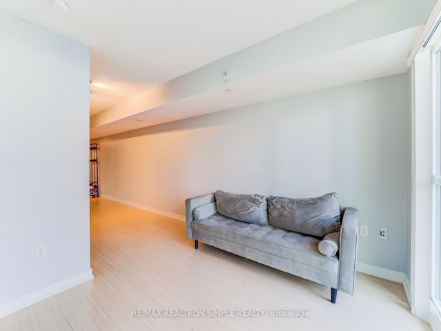 802 - 85 Queen's Wharf Rd