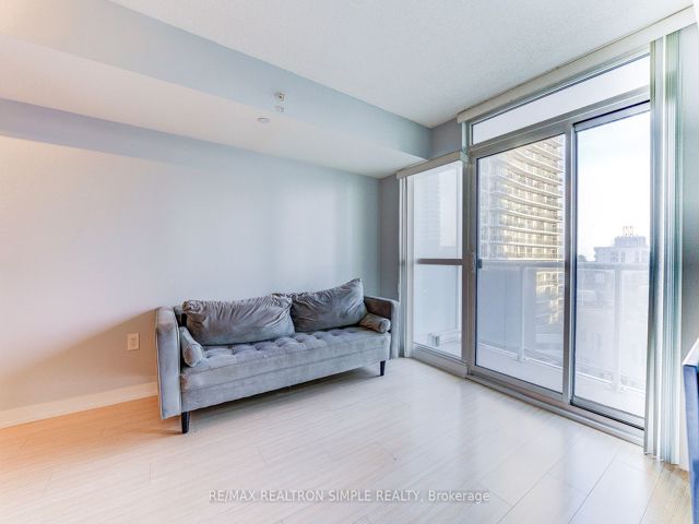 802 - 85 Queen's Wharf Rd