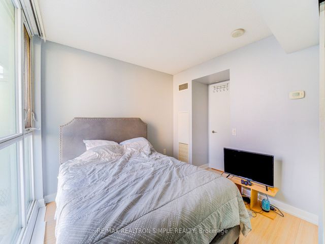 802 - 85 Queen's Wharf Rd
