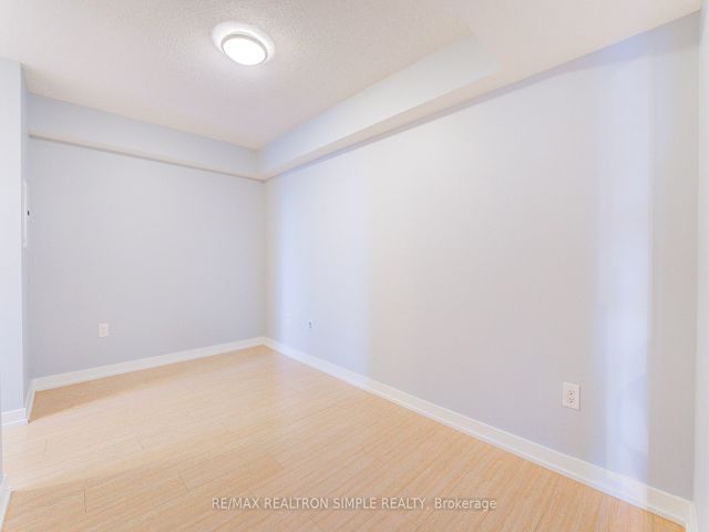 802 - 85 Queen's Wharf Rd