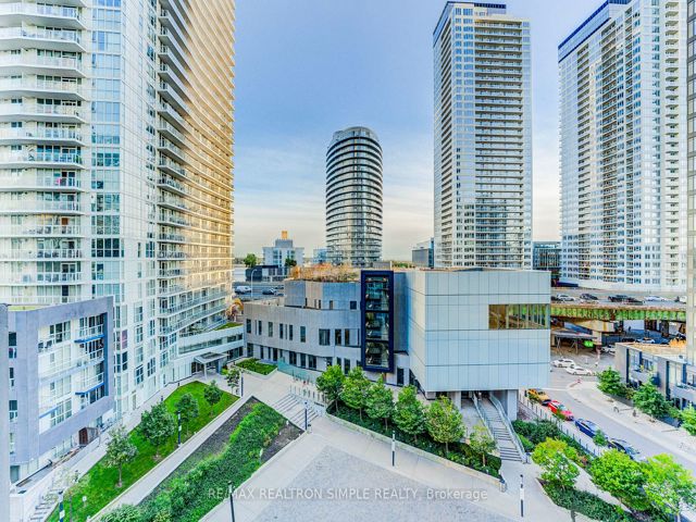 802 - 85 Queen's Wharf Rd