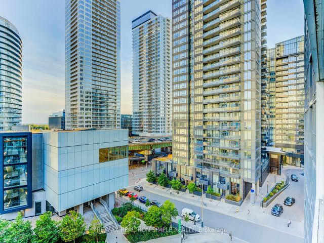 802 - 85 Queen's Wharf Rd
