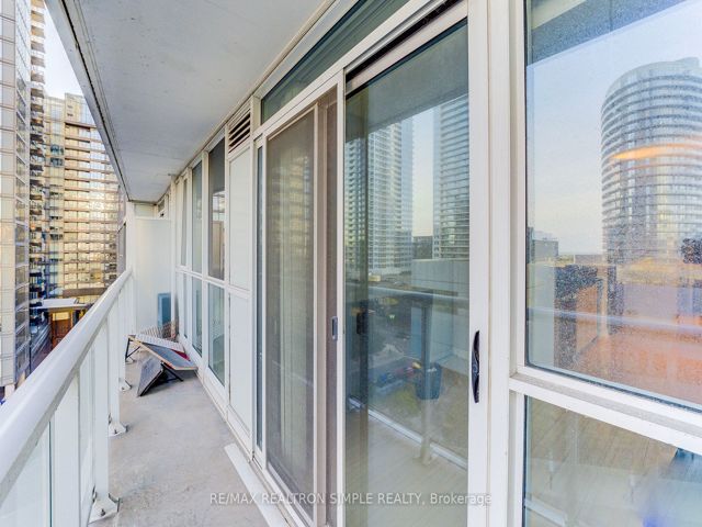 802 - 85 Queen's Wharf Rd