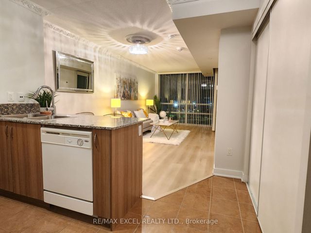 803 - 5740 Yonge St