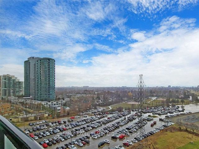 803 - 5740 Yonge St