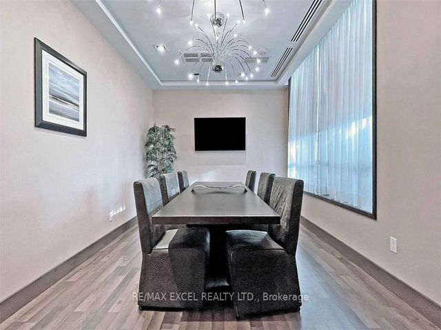 803 - 5740 Yonge St