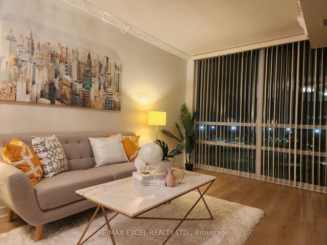 803 - 5740 Yonge St