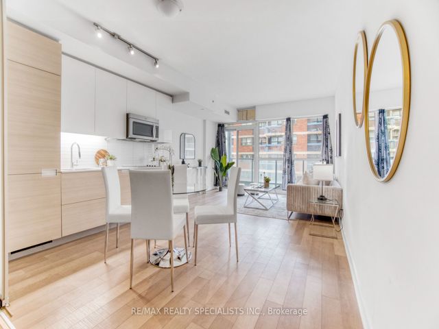 605 - 210 Simcoe St